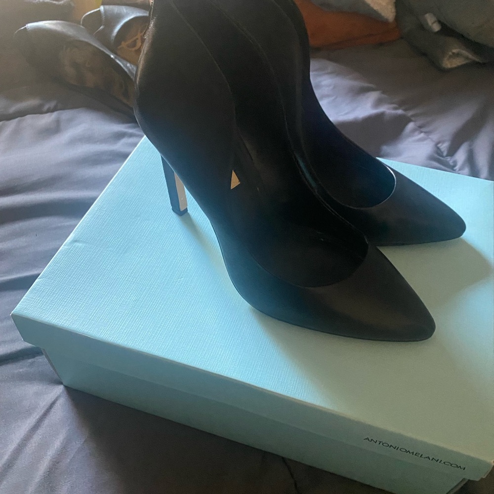 BCBGeneration Black Pointed Leather Pumps - Picture 3 of 6